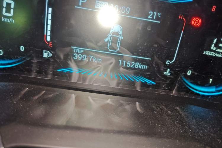 Used JETOUR X70 2025 1.5T DCT Beyond PRO 7-Seater Odometer Close Up