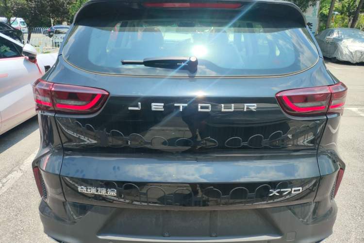 Used JETOUR X70 2025 1.5T DCT Zhenxiang Edition 5 Seats Rear