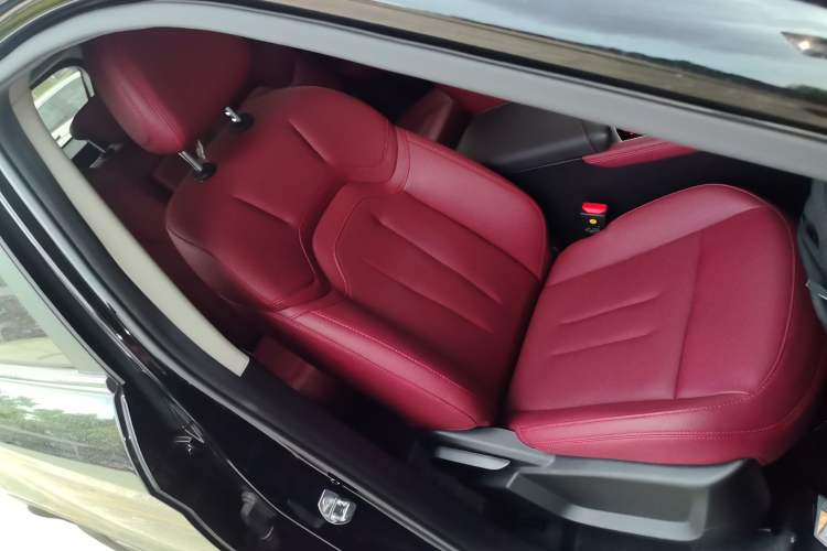 Used JETOUR X70 2025 1.5T DCT Beyond PRO 7-Seater Right Front Seat