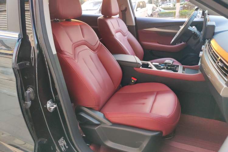 Used JETOUR X70 2025 1.5T DCT Overdrive PRO 5-Seater Right Front Seat