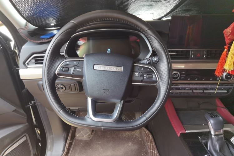 Used JETOUR X70 2025 1.5T Manual Overdrive Version 5 Seats Steering Wheel