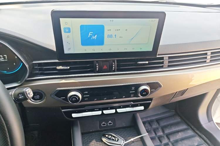 Used JETOUR X70 2025 1.5T DCT Zhenxiang Edition 5 Seats Audio And AC Panel