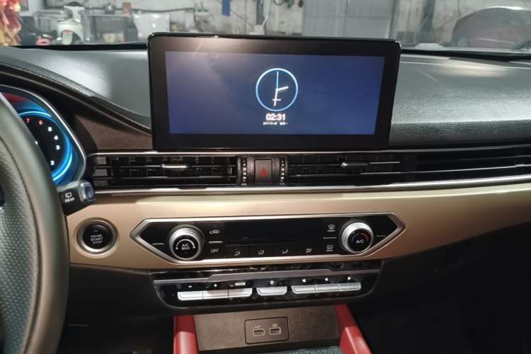 Used JETOUR X70 2025 1.5T DCT Overdrive PRO 5-Seater Audio And AC Panel