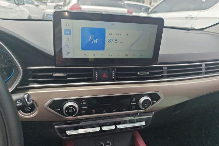 Used JETOUR X70 2025 1.5T DCT Beyond PRO 7-Seater Audio And AC Panel