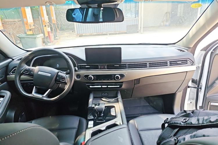 Used JETOUR X70 2025 1.5T DCT Zhenxiang Edition 5 Seats Center Console