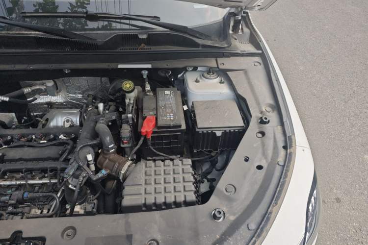 Used JETOUR X70 2025 1.5T DCT Beyond PRO 7-Seater Engine Bay Left