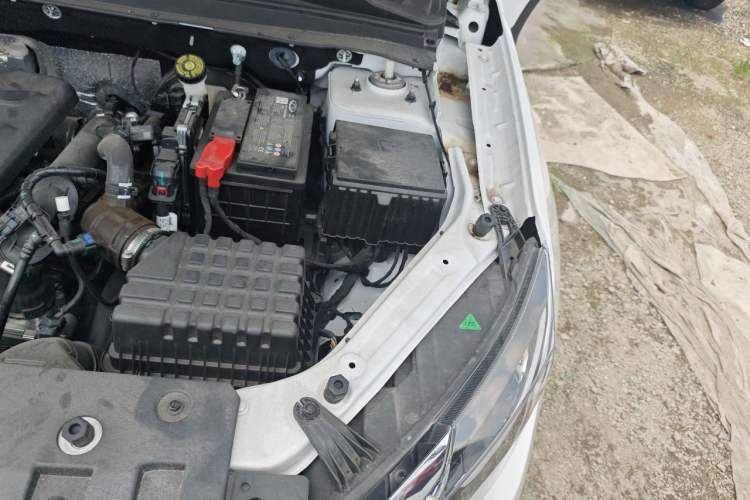 Used JETOUR X70 2025 1.5T DCT Beyond PRO 7-Seater Engine Bay Left