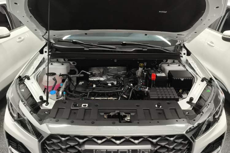 Used JETOUR X70 2025 1.5T DCT Zhenxiang Edition 5 Seats Engine Bay