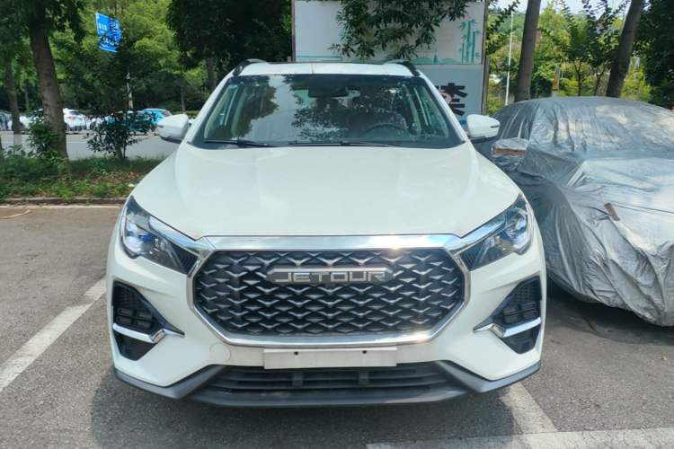 Used JETOUR X70 2025 1.5T DCT Zhenxiang Edition 7-Seater Front