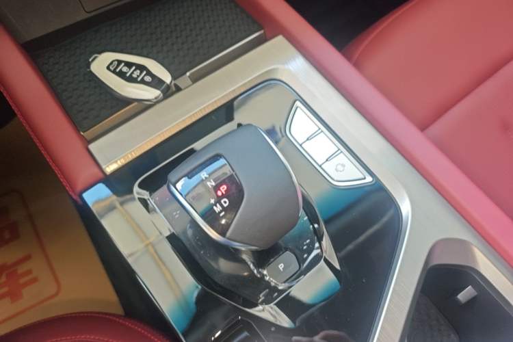 Used JETOUR X70 2025 1.5T DCT Overdrive PRO 5-Seater Gear Lever