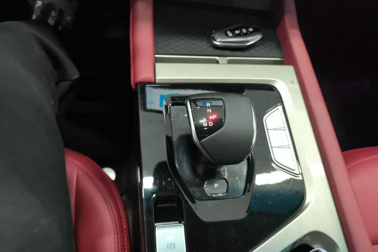 Used JETOUR X70 2025 1.5T DCT Zhenxiang Edition 5 Seats Gear Lever