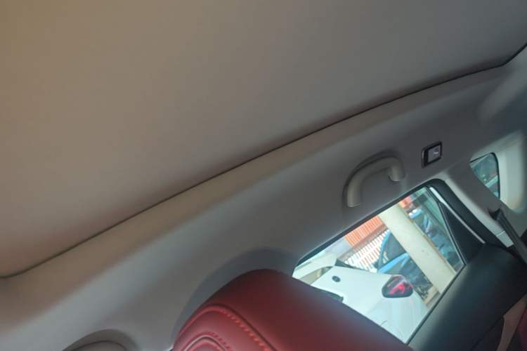 Used JETOUR X70 2025 1.5T DCT Overdrive PRO 5-Seater Headliner