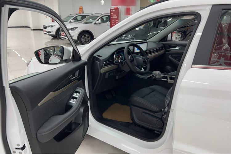 Used JETOUR X70 2025 1.5T DCT Classic Edition 7-Seater Interior 2