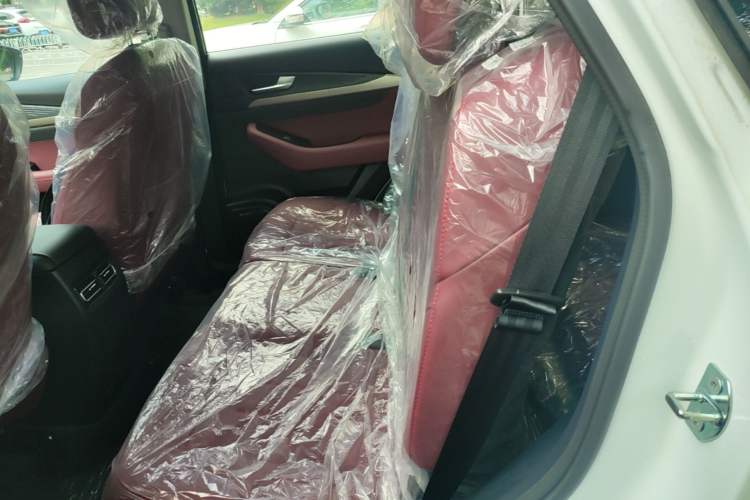 Used JETOUR X70 2025 1.5T DCT Zhenxiang Edition 7-Seater Left Rear Seat