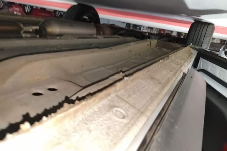 Used JETOUR X70 2025 1.5T DCT Overdrive PRO 5-Seater Left Side Sill