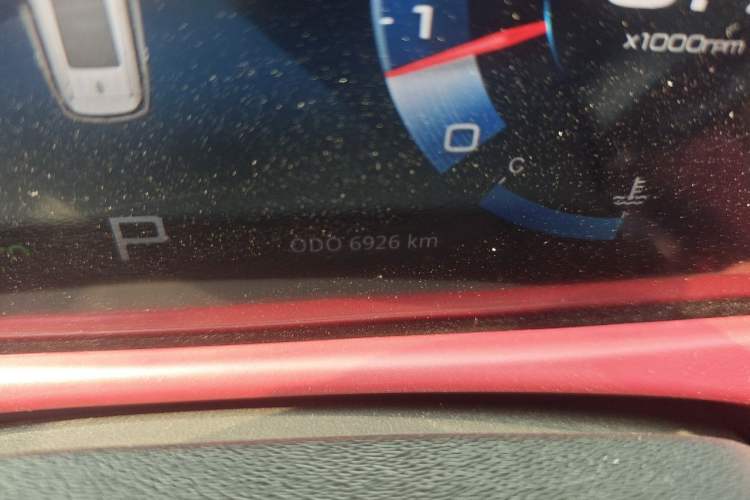 Used JETOUR X70 2025 1.5T DCT Beyond PRO 7-Seater Odometer Close Up