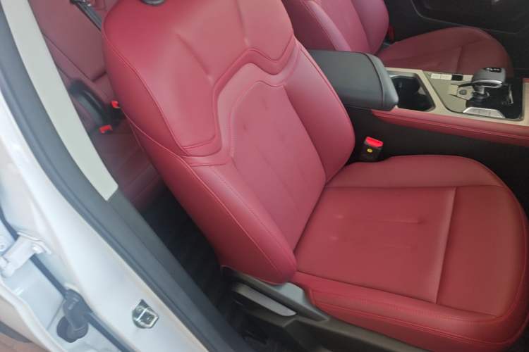 Used JETOUR X70 2025 1.5T DCT Overdrive PRO 5-Seater Right Front Seat