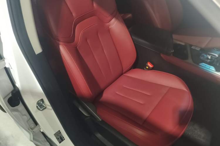Used JETOUR X70 2025 1.5T DCT Overdrive PRO 5-Seater Right Front Seat