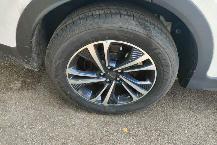 Used JETOUR X70 2025 1.5T DCT Zhenxiang Edition 7-Seater Right Rear Wheel Hub