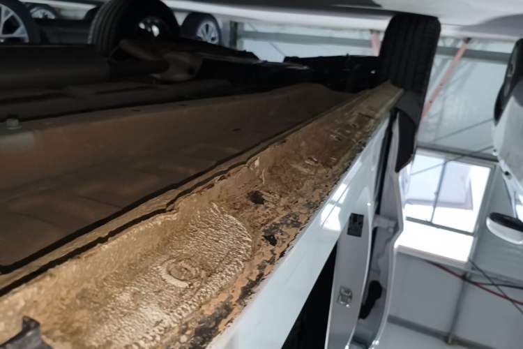 Used JETOUR X70 2025 1.5T DCT Overdrive PRO 5-Seater Right Side Sill