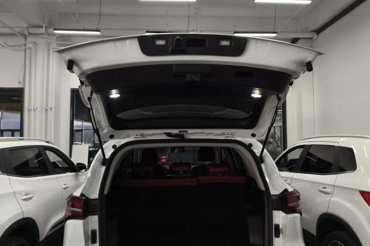 Used JETOUR X70 2025 1.5T DCT Zhenxiang Edition 5 Seats Trunk