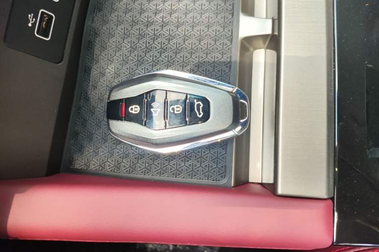 Used JETOUR X70 2025 1.5T DCT Zhenxiang Edition 7-Seater Vehicle Key