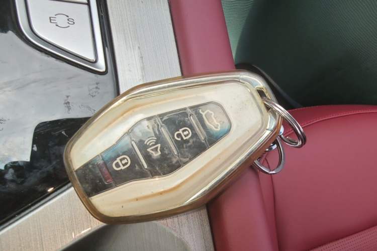Used JETOUR X70 2025 1.5T DCT Beyond PRO 7-Seater Vehicle Key