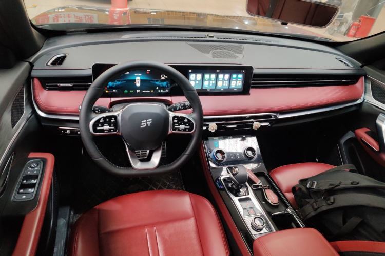 Used JETOUR X70 C-DM 2024 Far Voyage Edition 7 Seats Center Console