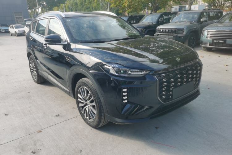 Used JETOUR X70 C-DM 2024 Landwind PRO 7-Seater Front Right 45 Deg