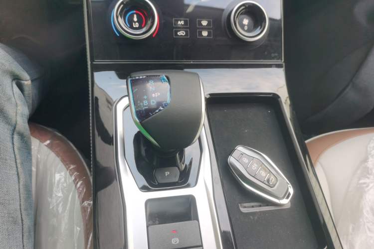 Used JETOUR X70 C-DM 2024 Landwind PRO 7-Seater Gear Lever