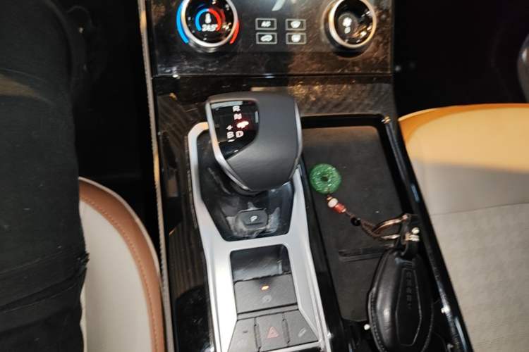 Used JETOUR X70 C-DM 2024 Far Voyage PRO+ 7-Seater Gear Lever