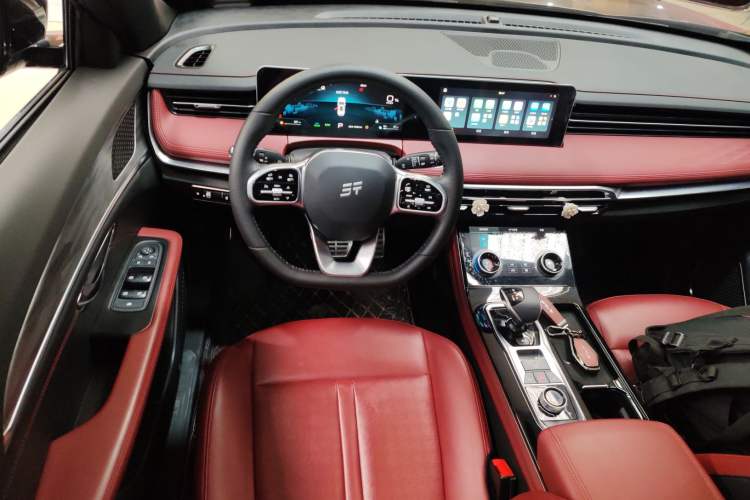 Used JETOUR X70 C-DM 2024 Far Voyage Edition 7 Seats Steering Wheel