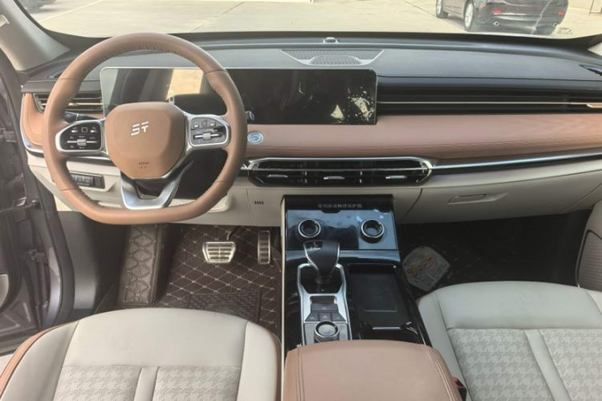 Used JETOUR X70 C-DM 2024 Far Voyage PRO+ 5-Seater Audio And AC Panel