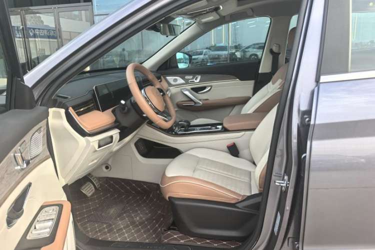Used JETOUR X70 C-DM 2024 Far Voyage PRO+ 5-Seater Interior 2