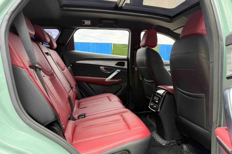 Used JETOUR X70 C-DM 2024 Far Voyage Edition 7 Seats Interior 1