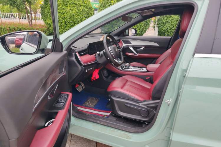 Used JETOUR X70 C-DM 2024 Far Voyage Edition 7 Seats Interior 3