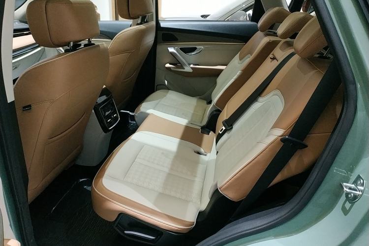 Used JETOUR X70 C-DM 2024 Far Voyage PRO+ 7-Seater Interior 4