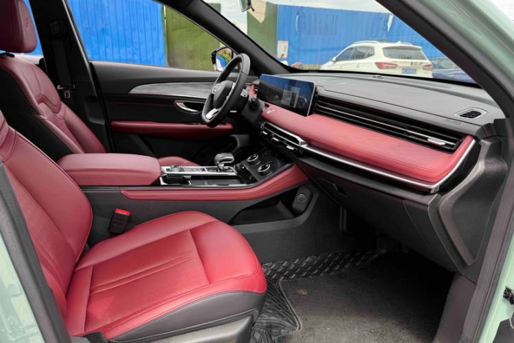 Used JETOUR X70 C-DM 2024 Far Voyage Edition 7 Seats Interior 4