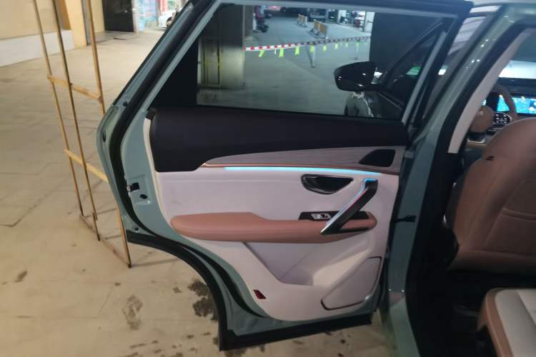 Used JETOUR X70 C-DM 2024 Far Voyage PRO 7-Seater Left Rear Door Interior