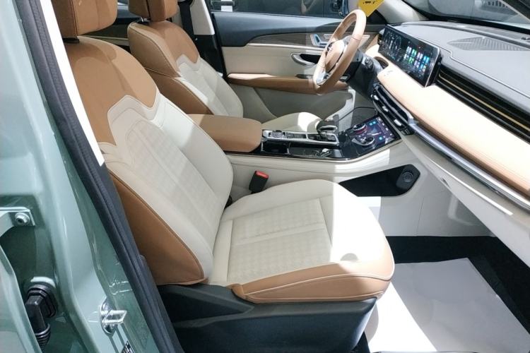 Used JETOUR X70 C-DM 2024 Far Voyage PRO+ 7-Seater Right Front Seat