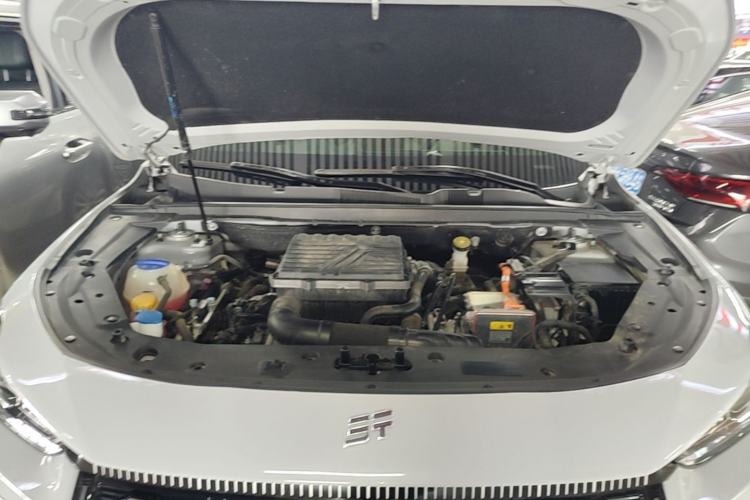 Used JETOUR X70 C-DM 2024 Far Voyage PRO 7-Seater Engine Bay