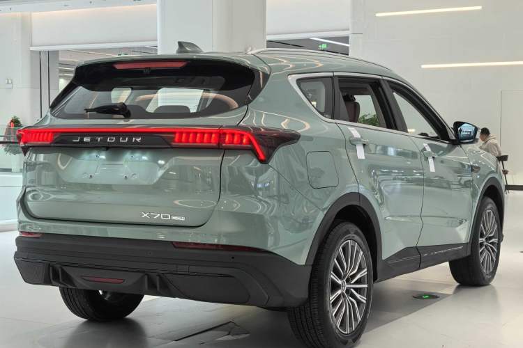Used JETOUR X70 C-DM 2024 Far Voyage PRO+ 7-Seater Exterior 3