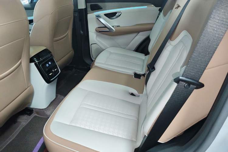 Used JETOUR X70 C-DM 2024 Far Voyage PRO 7-Seater Left Rear Seat