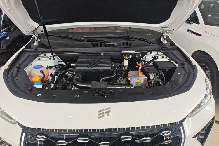 Used JETOUR X70 C-DM 2024 Far Voyage PRO 7-Seater Engine Bay