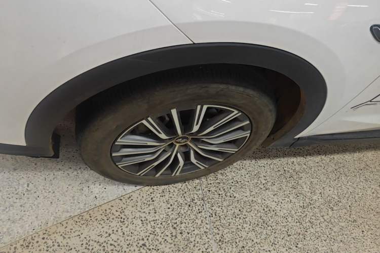 Used JETOUR X70 C-DM 2024 Far Voyage PRO 7-Seater Left Front Wheel Hub