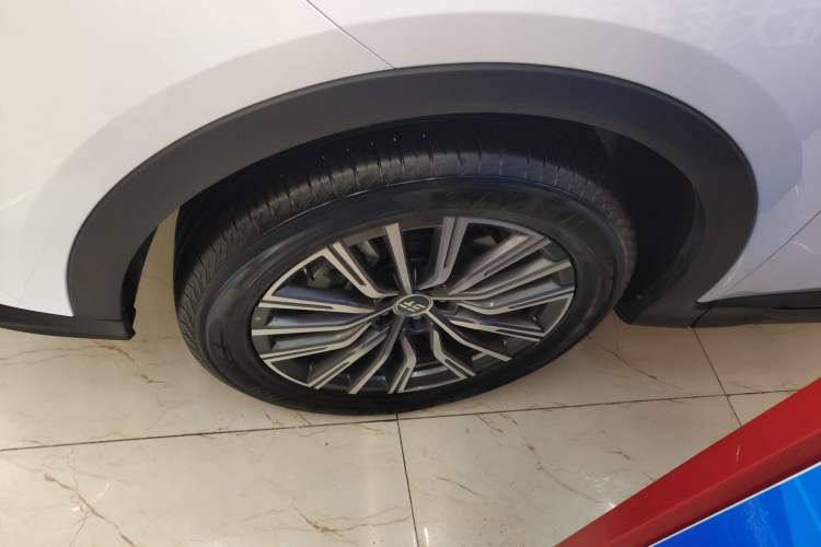 Used JETOUR X70 C-DM 2024 Far Voyage PRO 7-Seater Left Front Wheel Hub