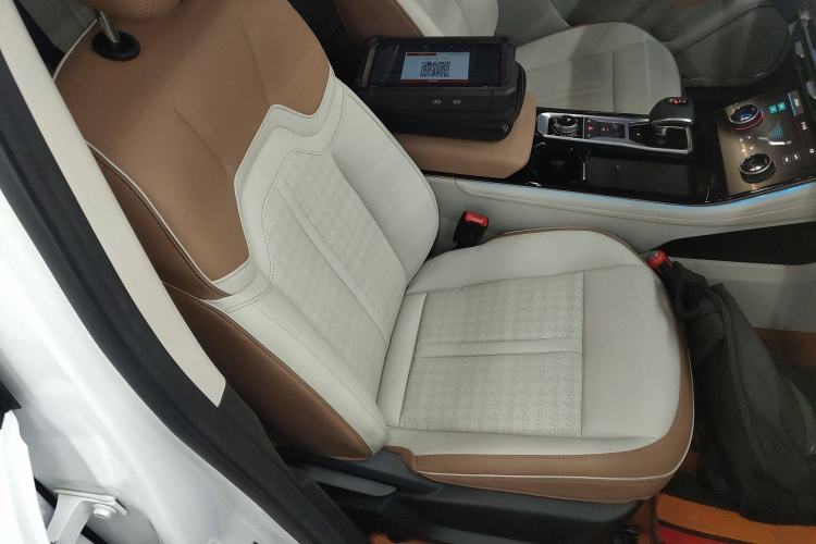 Used JETOUR X70 C-DM 2024 Far Voyage PRO 7-Seater Right Front Seat