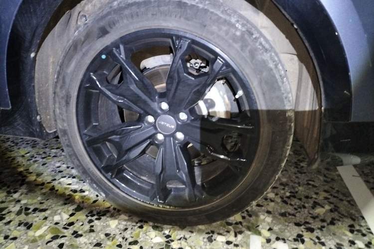 Used JETOUR X70 Coupe 2020 1.6T DCT CoolFuel 6-Seater Right Front Wheel Hub