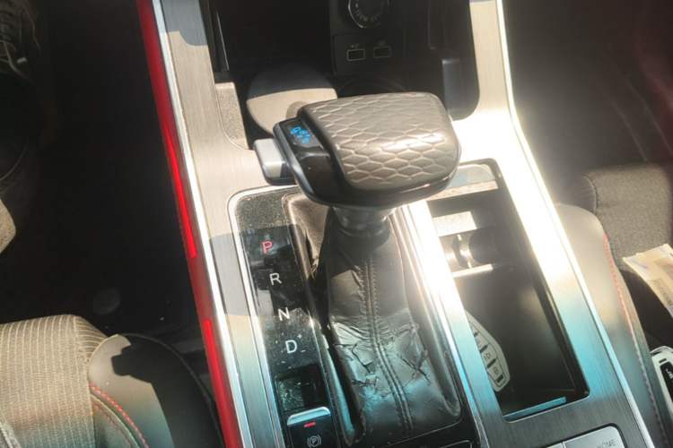 Used JETOUR X70 Coupe 2020 1.6T DCT Cool 5-Seater Gear Lever