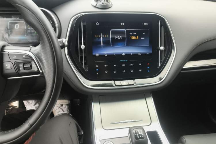 Used JETOUR X70 Coupe 2020 1.5T Manual Cool 6-Seater Audio And AC Panel